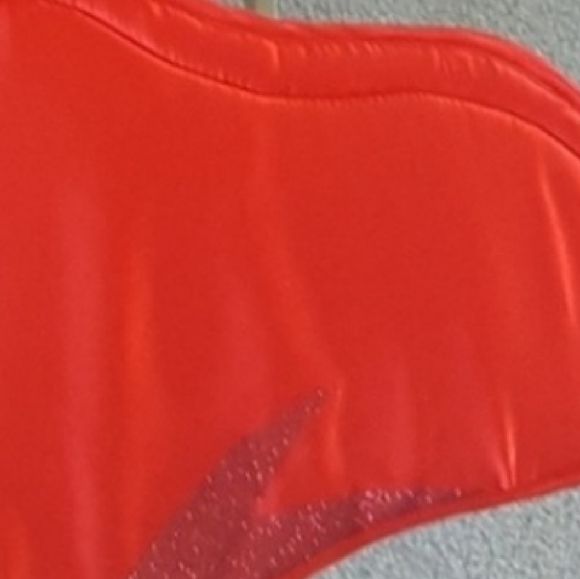 Red wings and horn devil headband - Picture 3 of 4